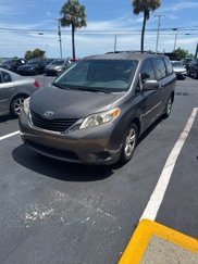 Used 2012 Toyota Sienna LE image 1