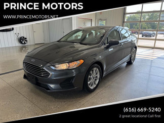 Used 2020 Ford Fusion SE image 1