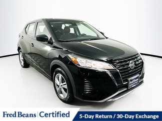 Used 2021 Nissan Kicks S image 1