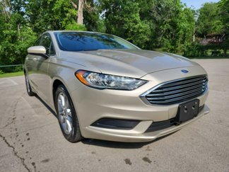 Used 2017 Ford Fusion SE image 1