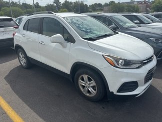 Used 2017 Chevrolet Trax LT w/ LT Convenience Package image 1