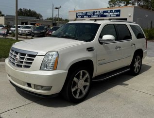 Used 2010 Cadillac Escalade Luxury image 1