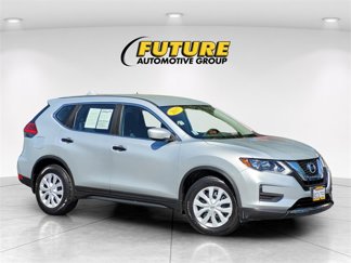 Used 2017 Nissan Rogue S image 1
