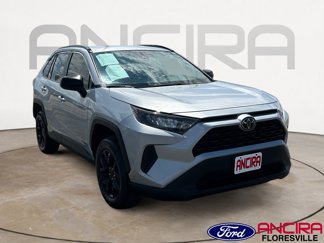 Used 2021 Toyota RAV4 LE image 1