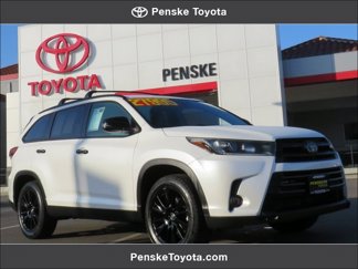 Used 2019 Toyota Highlander SE w/ Nightshade Edition image 1