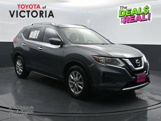 Used 2017 Nissan Rogue SV image 1