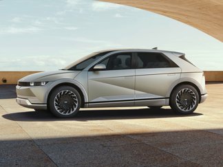 Used 2022 Hyundai Ioniq 5 SE image 1