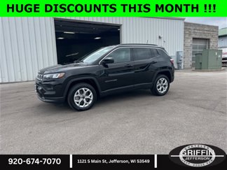New 2025 Jeep Compass Latitude image 1