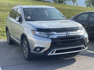 Used 2020 Mitsubishi Outlander ES image 1