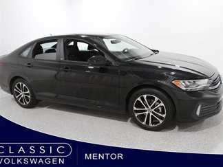 Used 2023 Volkswagen Jetta Sport image 1