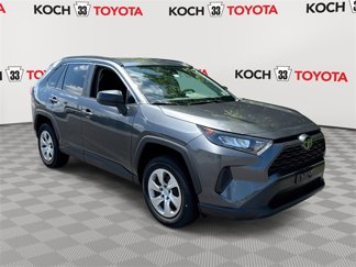 Used 2021 Toyota RAV4 LE image 1