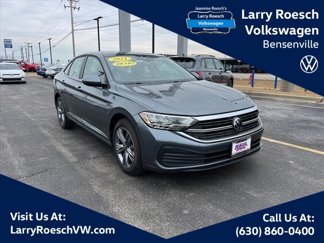 Used 2024 Volkswagen Jetta SE w/ Panoramic Sunroof Package image 1