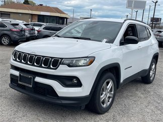 Used 2024 Jeep Compass Latitude image 1
