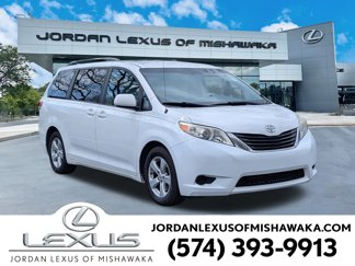 Used 2013 Toyota Sienna LE image 1