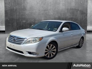 Used 2011 Toyota Avalon Limited image 1