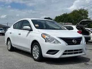 Used 2015 Nissan Versa SV image 1