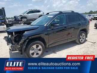 Used 2025 Toyota RAV4 XLE image 1