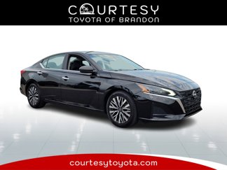 Used 2024 Nissan Altima 2.5 SV image 1