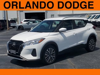 Used 2024 Nissan Kicks SV image 1