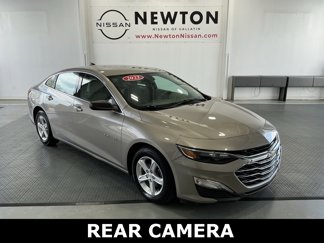 Used 2022 Chevrolet Malibu LS image 1