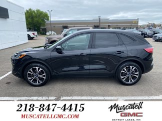 Used 2022 Ford Escape SE image 1
