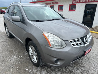 Used 2013 Nissan Rogue SV image 1