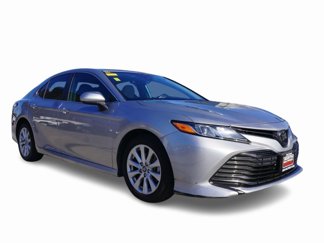Used 2019 Toyota Camry LE image 1