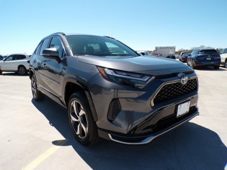 Used 2024 Toyota RAV4 SE image 1