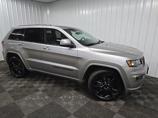 Used 2017 Jeep Grand Cherokee Altitude image 1