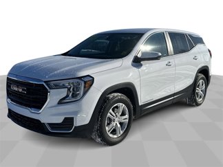 Used 2024 GMC Terrain SLE image 1