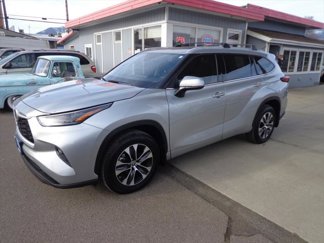 Used 2022 Toyota Highlander XLE image 1
