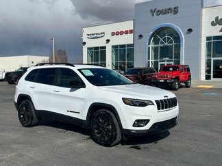 Used 2023 Jeep Cherokee Altitude Lux image 1