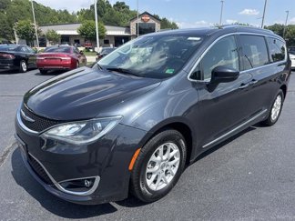 Used 2020 Chrysler Pacifica Touring-L image 1