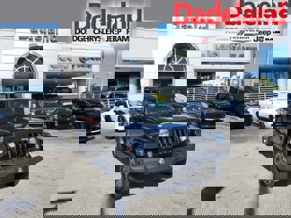 Used 2016 Jeep Wrangler Unlimited Rubicon w/ Connectivity Group image 1
