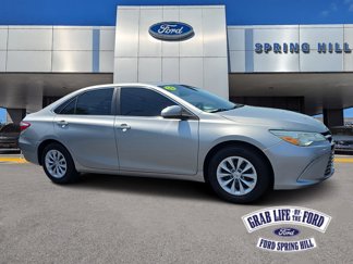 Used 2016 Toyota Camry LE image 1