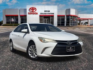 Used 2015 Toyota Camry LE image 1
