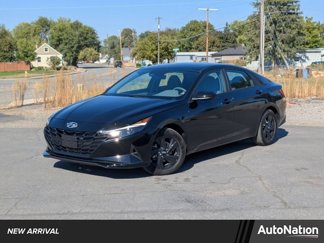 Used 2023 Hyundai Elantra SEL w/ Preferred Accessory Package image 1