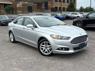 Used 2016 Ford Fusion SE w/ Equipment Group 202A image 1