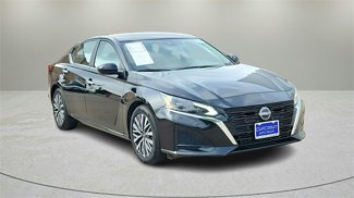Used 2023 Nissan Altima 2.5 SV image 1