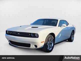 Used 2022 Dodge Challenger SXT image 1