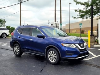 Used 2018 Nissan Rogue SV image 1