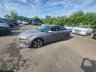 Used 2021 Hyundai Elantra Limited image 1