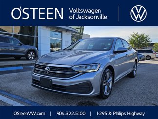 Used 2024 Volkswagen Jetta SE image 1