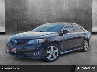 Used 2014 Toyota Camry SE image 1