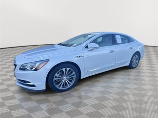 Used 2018 Buick LaCrosse Essence image 1