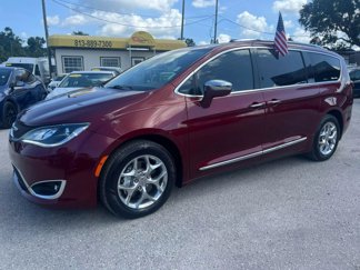 Used 2017 Chrysler Pacifica Limited image 1