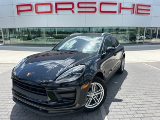 Certified 2022 Porsche Macan image 1
