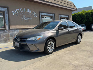 Used 2015 Toyota Camry LE image 1