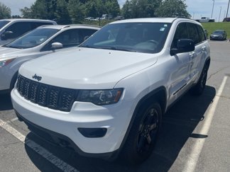 Used 2018 Jeep Grand Cherokee Laredo image 1