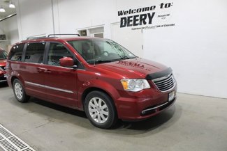 Used 2016 Chrysler Town & Country Touring image 1